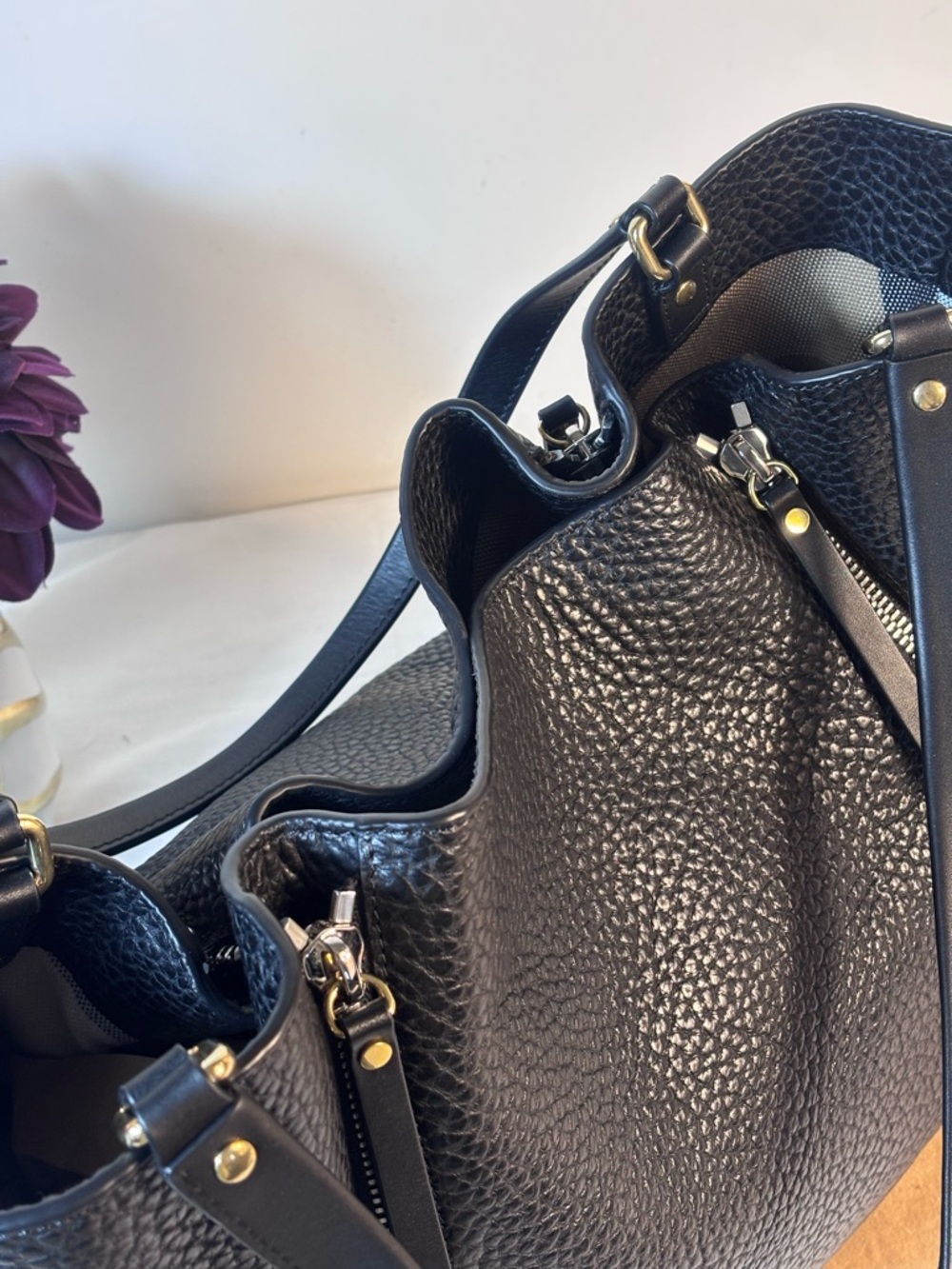 Beautiful Burberry Maidstone Tote Black - Picture 15 of 16